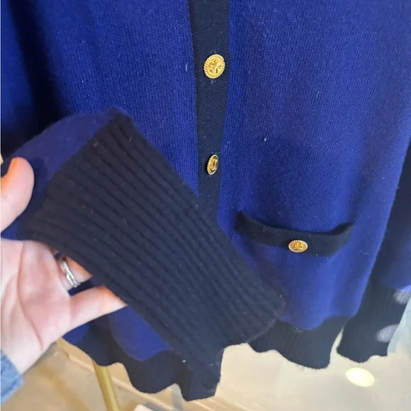 Vintage Chanel Navy Blue Women's Cardigan Sweater 100% Cashmere size 1 - Picture 6 of 11
